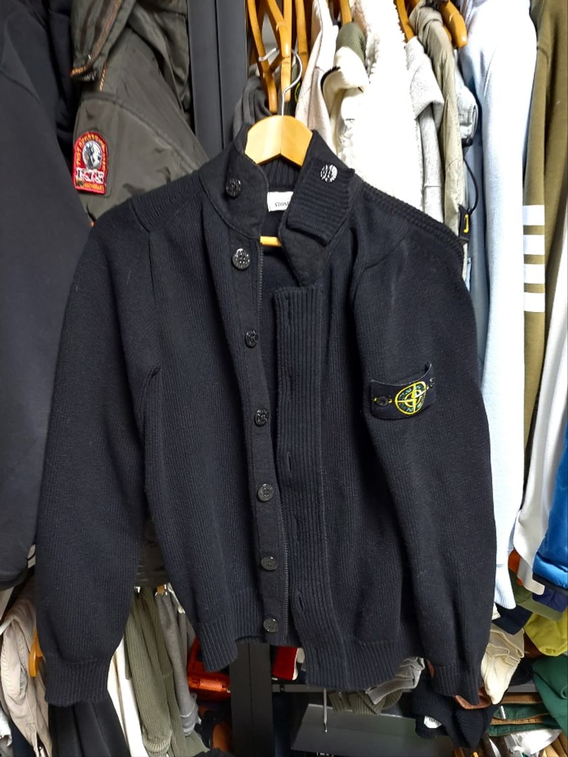 스톤아일랜드 블랙 니트 버튼 집업 가디건 상품이미지1