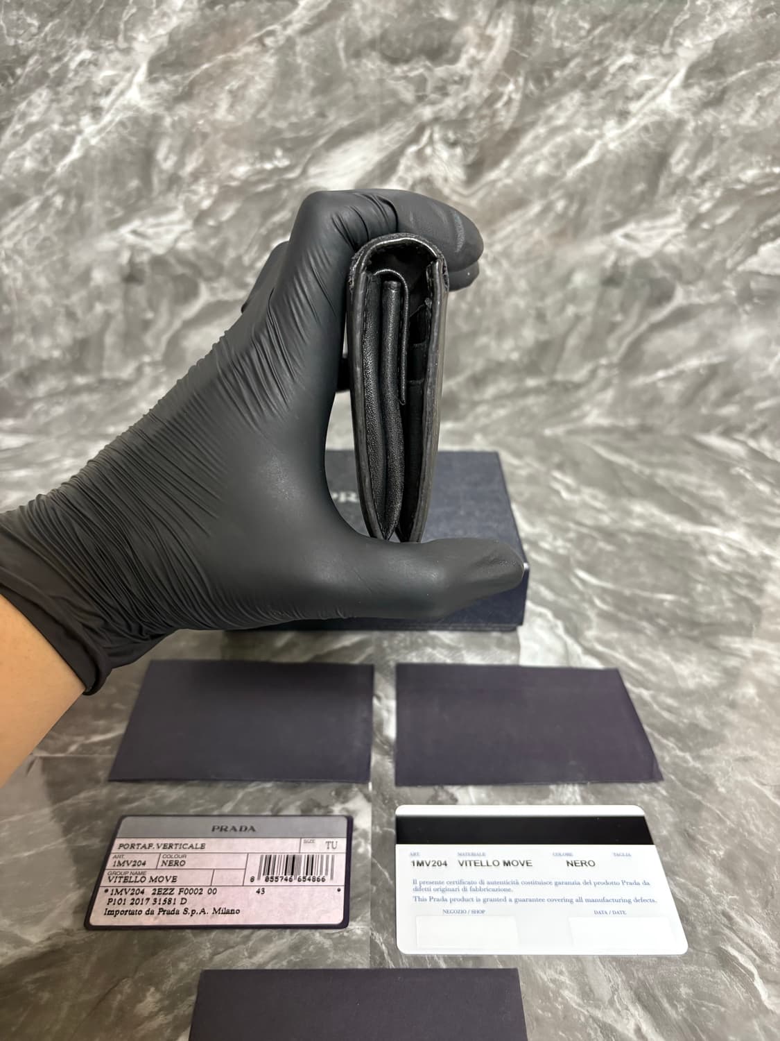 프라다 비텔로 무브 카프스킨 금장로고 반지갑 상품이미지5