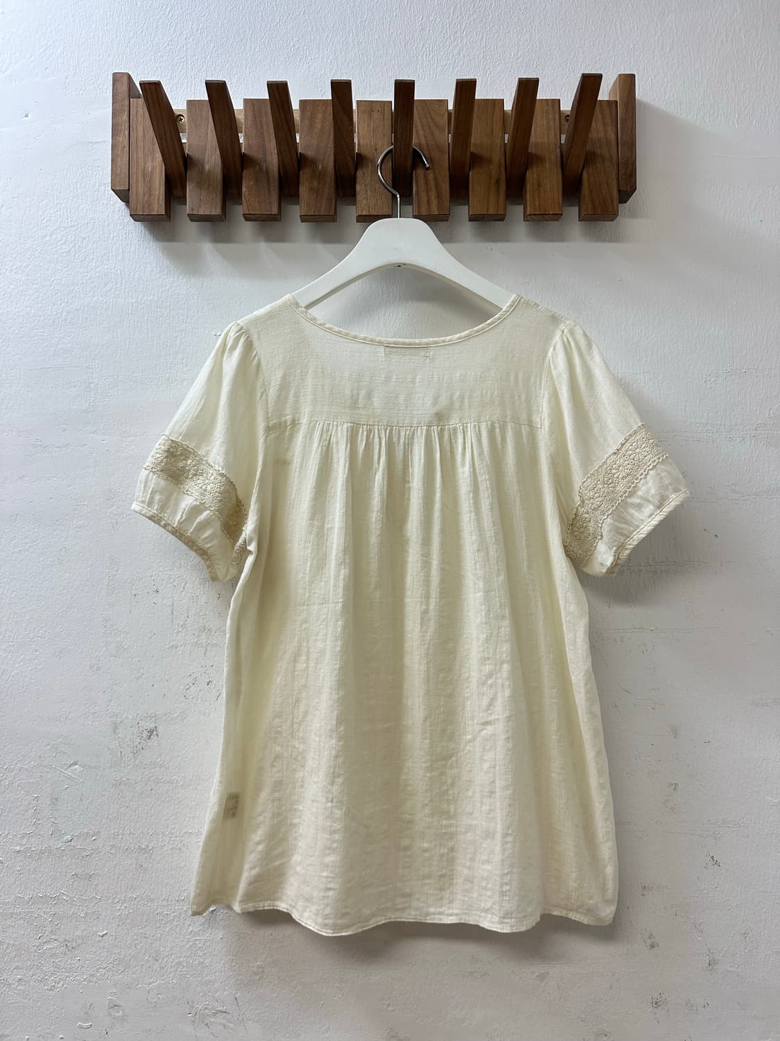 일본빈티지 코튼100% 레이스 요크 도트 디테일 클리어 버튼 블라우스 상품이미지4