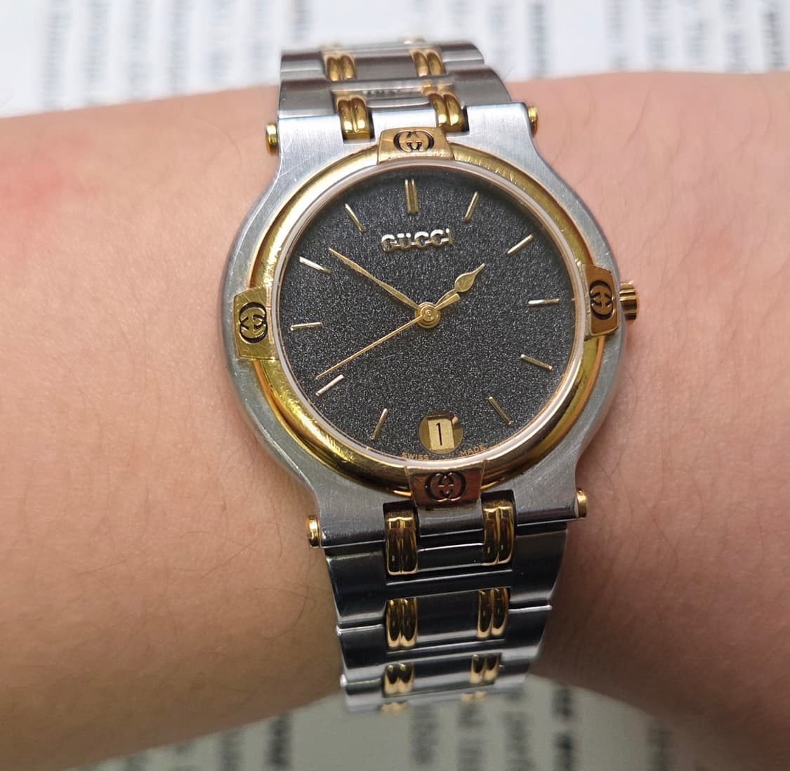 빈티지 구찌 클래식 9000M 스톤그레이 다이얼 콤비 쿼츠 남성용 브레이 상품이미지6