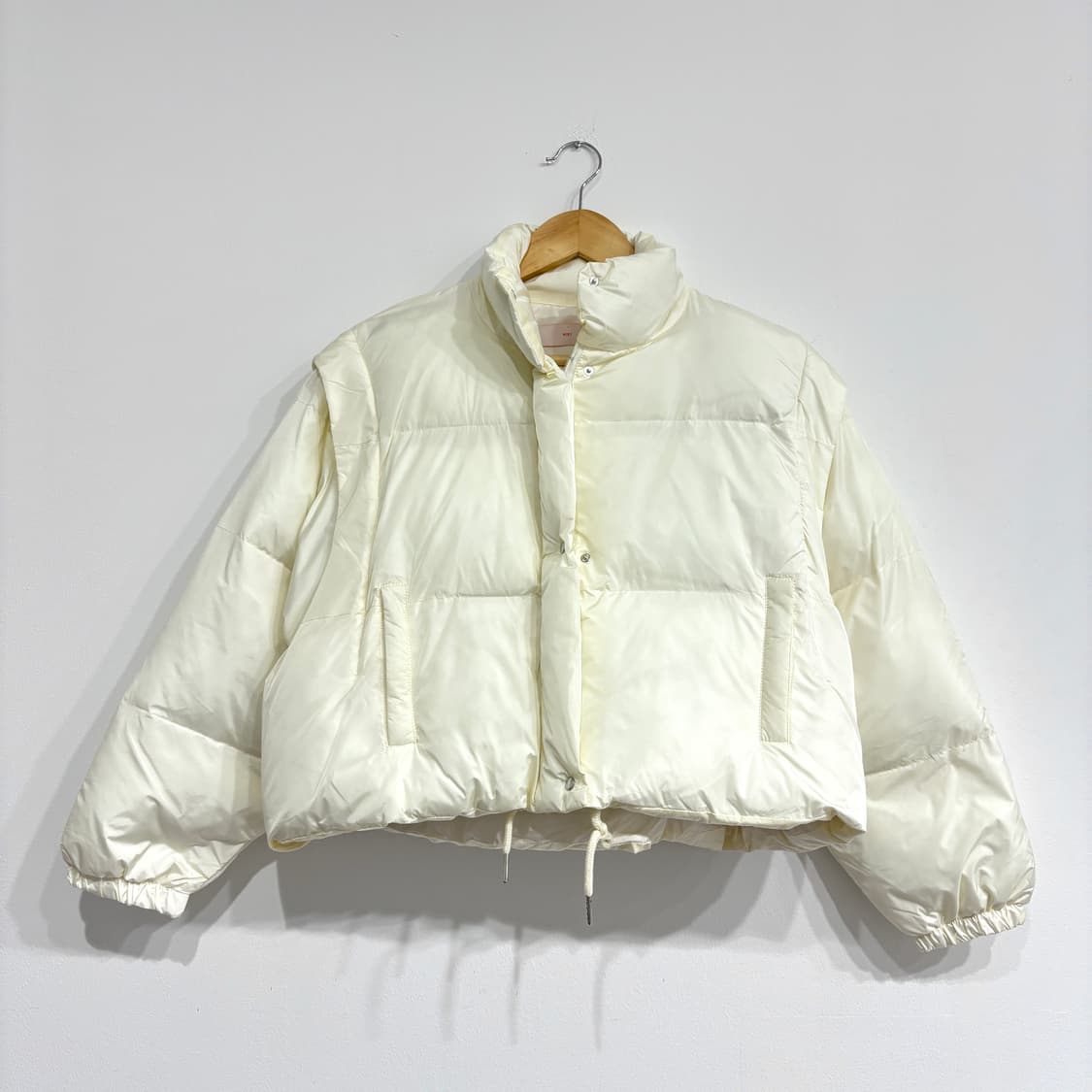 [새상품] 크롭 아이보리색 조끼패딩/ 숏패딩 상품이미지1