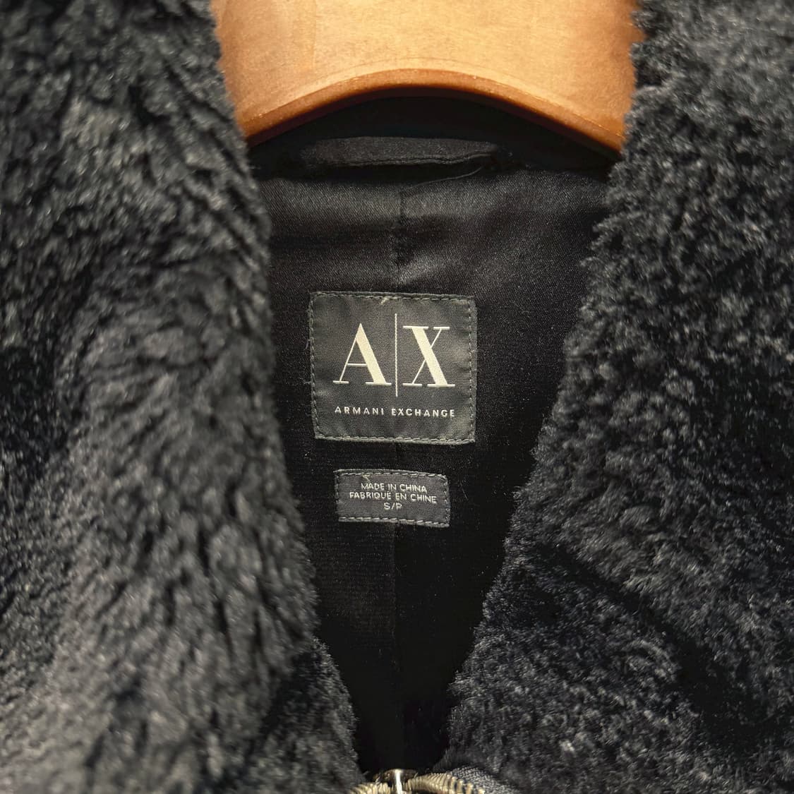 아르마니 익스체인지 롱 코트 퍼 트리밍 하이넥 디테일 슬림핏 블랙 상품이미지6