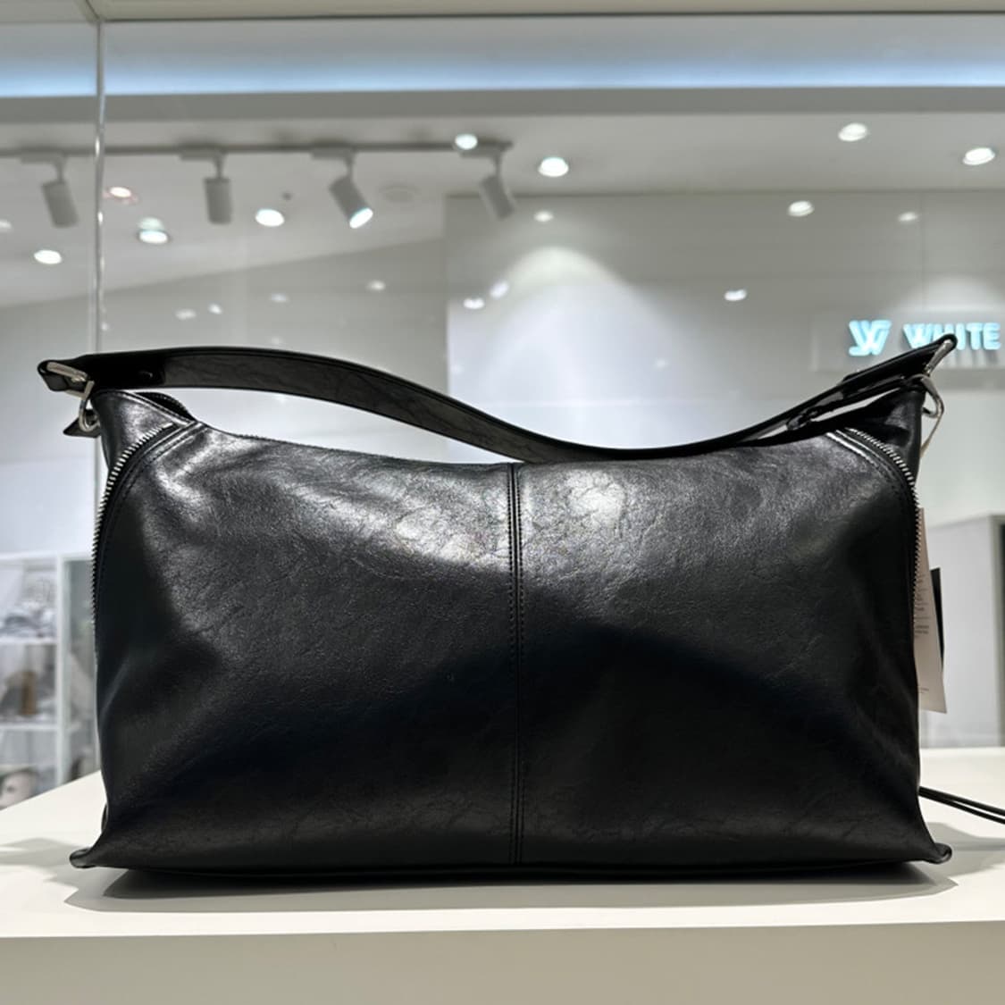 (새상품)마뗑킴 사이드 지퍼 투웨이백 빅사이즈 숄더백 크로스백 상품이미지3