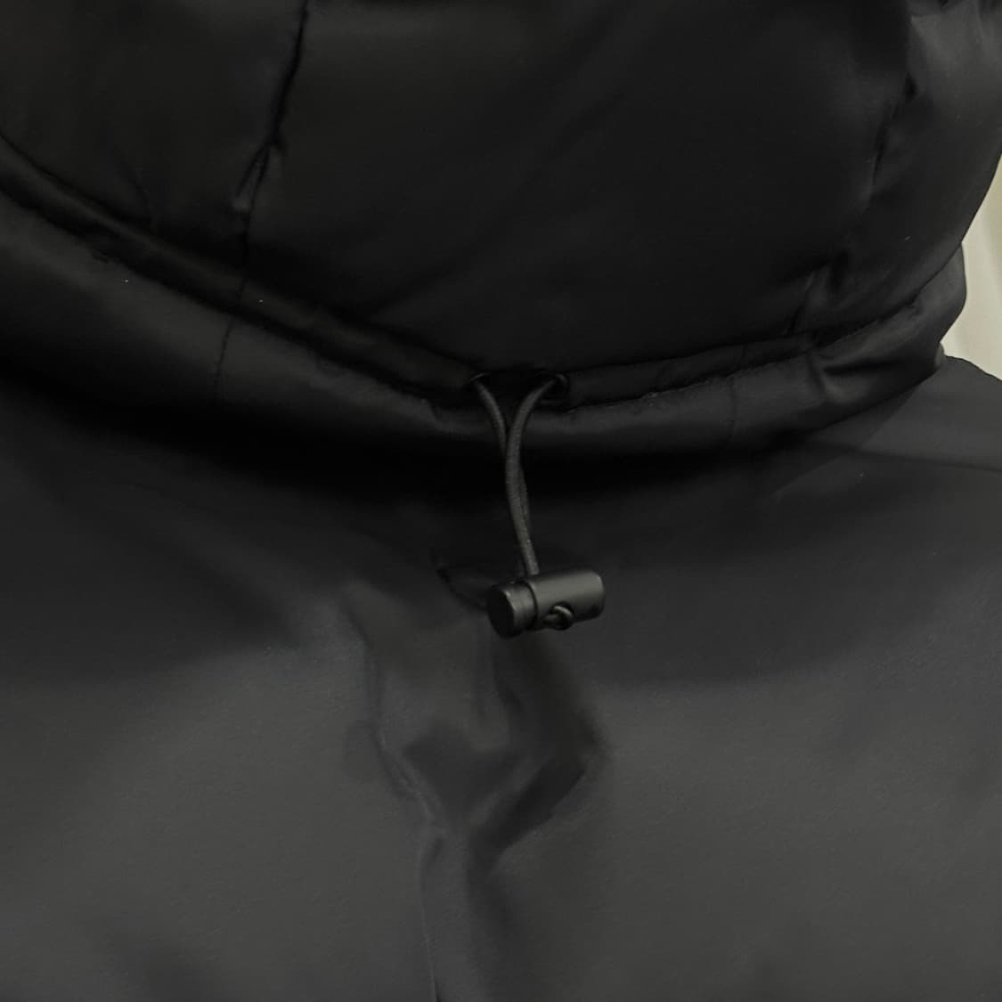 (42) 미우미우 크롭 후드 패딩 나일론 다운 상품이미지8