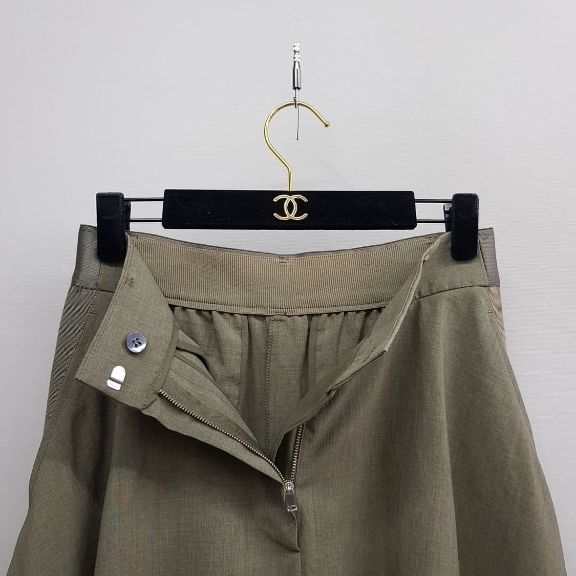 한섬 시스템 2023 언밸런스 헴 백밴딩 스커트 64-94사이즈 상품이미지3