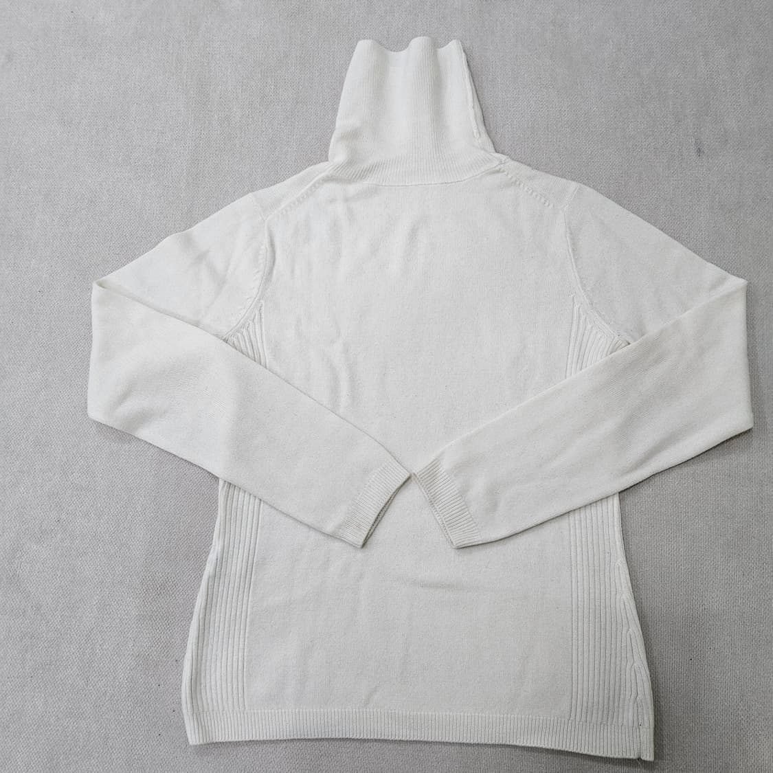 90 인터크루 여성 화이트 터틀넥 니트 0402Y 상품이미지2