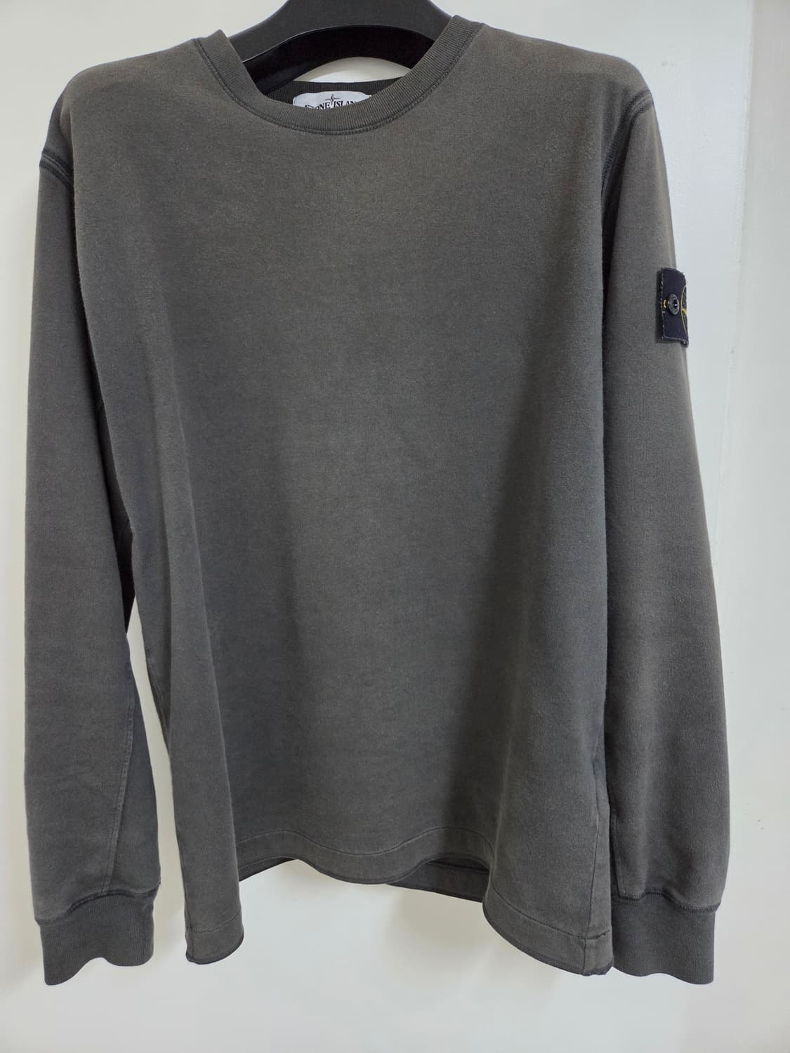 스톤아일랜드 그레이 맨투맨 상품이미지1