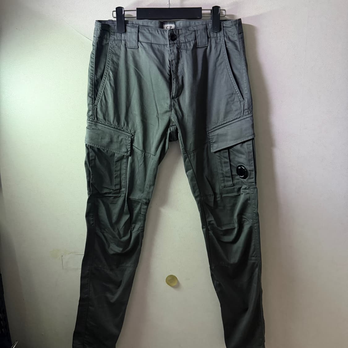 C.P컴퍼니 남성 렌즈포켓 카고팬츠 46 (남성 32정도) 상품이미지3