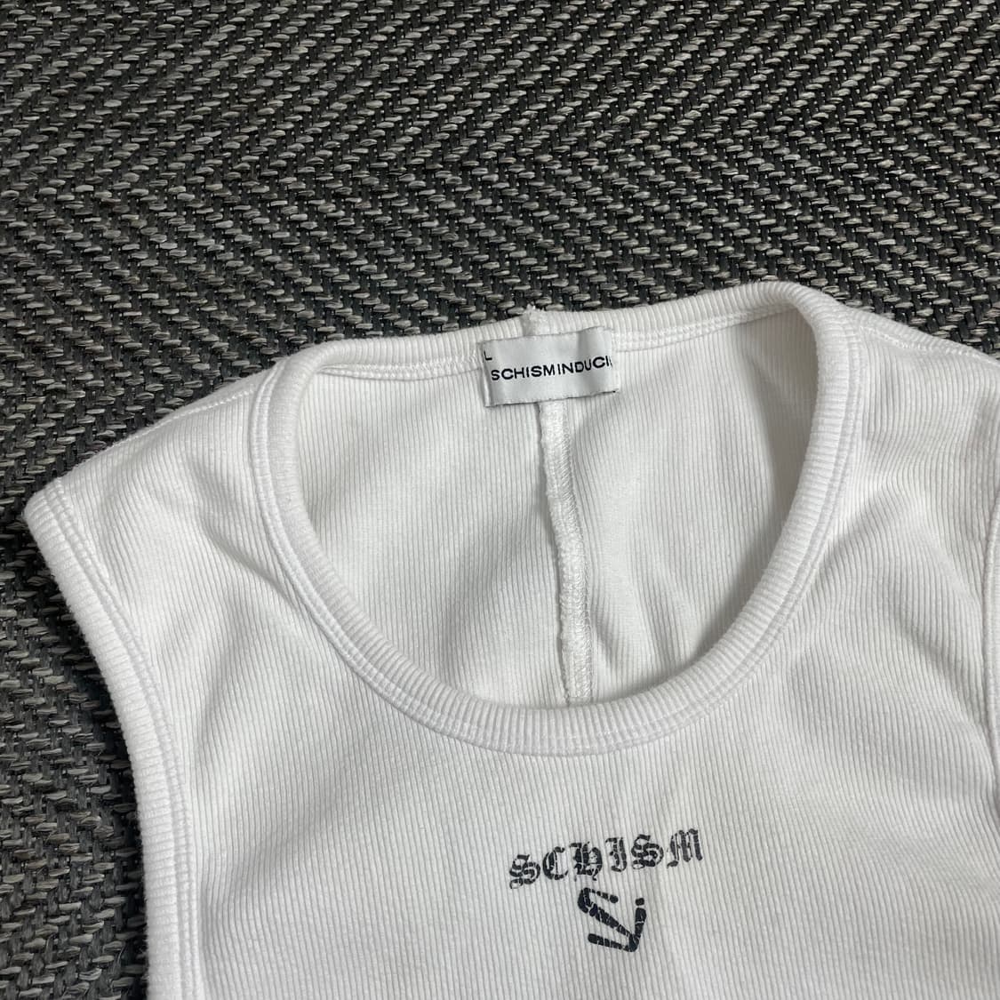 스키즘 인듀싱 로고 디테일 머슬 탑 슬리브리스 화이트o 4856 상품이미지3