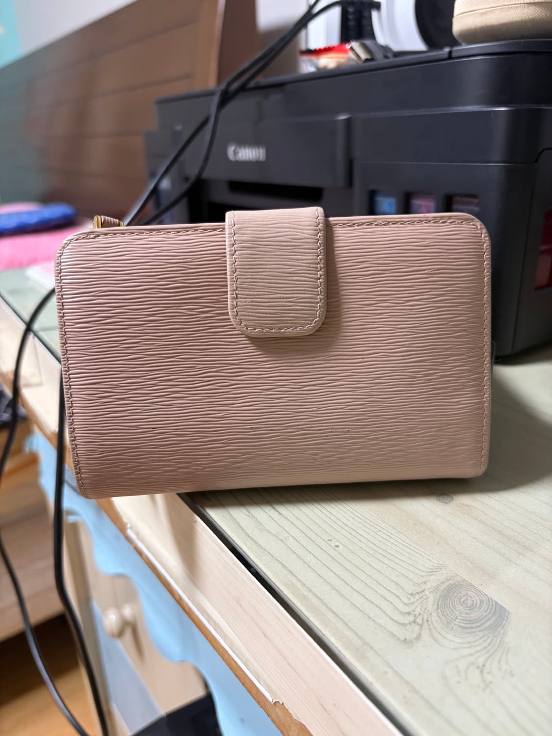 프라다 사피아노 레더 중지갑 파우더 핑크 상품이미지2