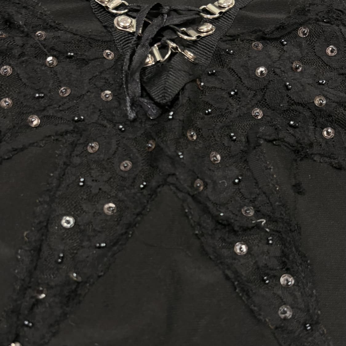 (이체시에눌) 일본 고딕 펑크 리본 패치 스팽글 레이어드 브이넥 반팔 상품이미지5