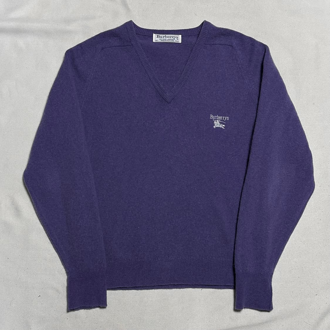 40 버버리 퓨어뉴 울 퍼플 브이넥 니트 상품이미지2