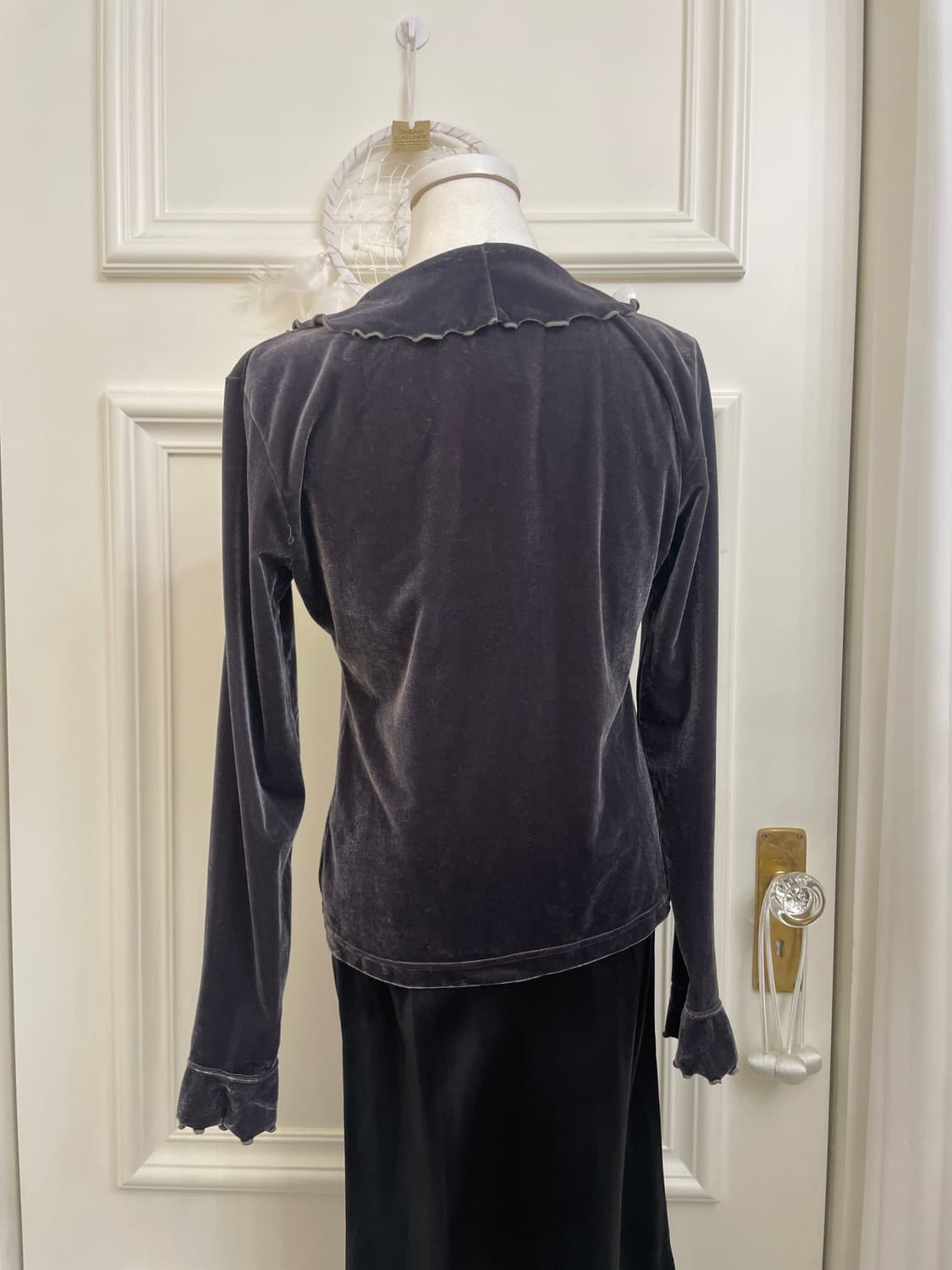 charcoal velvet bow point ruffle cardiga 상품이미지4