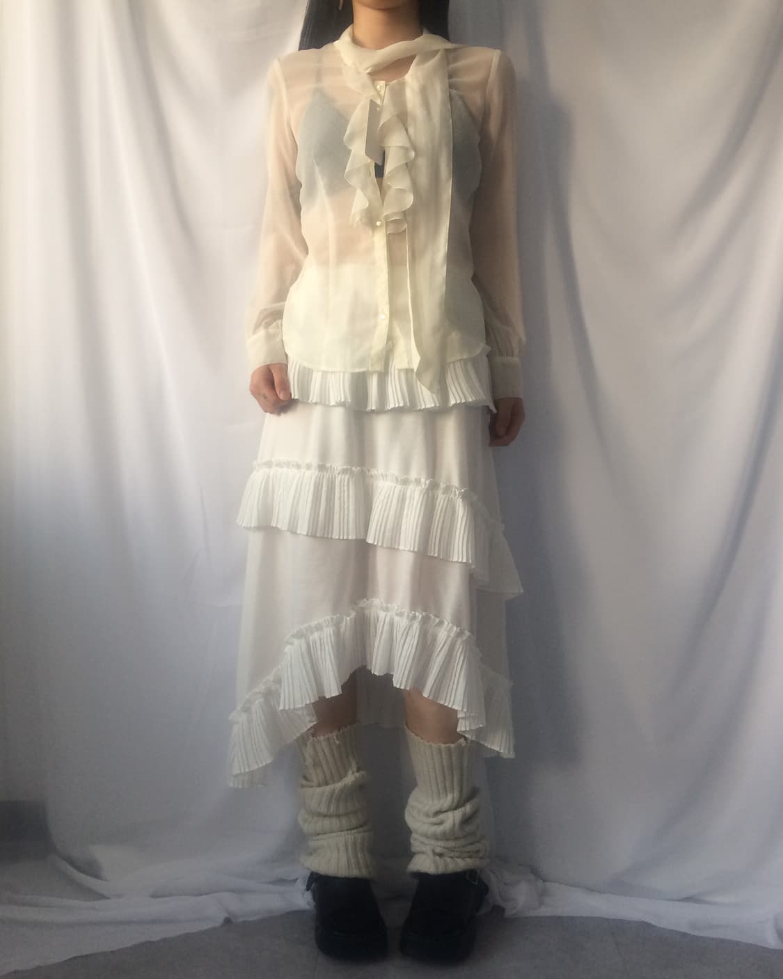 Dot pattern tied see through blouse 상품이미지1