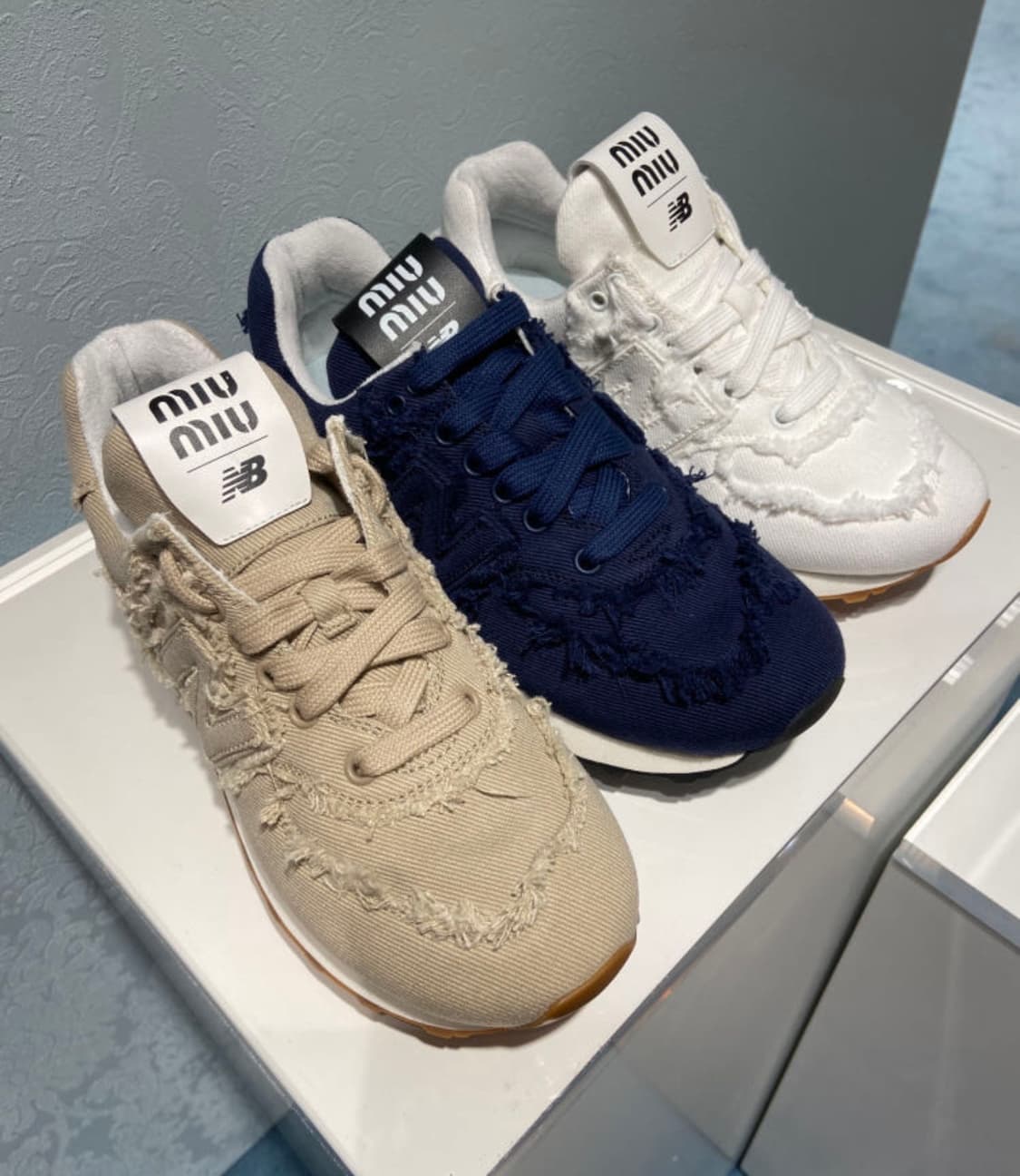 뉴발란스x미우미우 상품이미지1