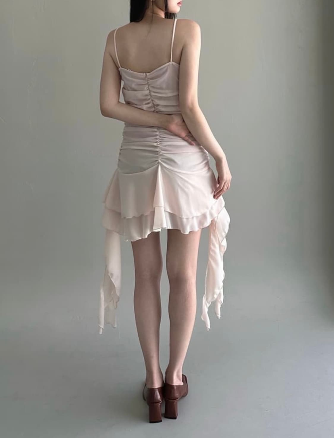 뉴얼린 벨 셔링 쉬폰 언발란스 드레스 피치핑크 상품이미지2