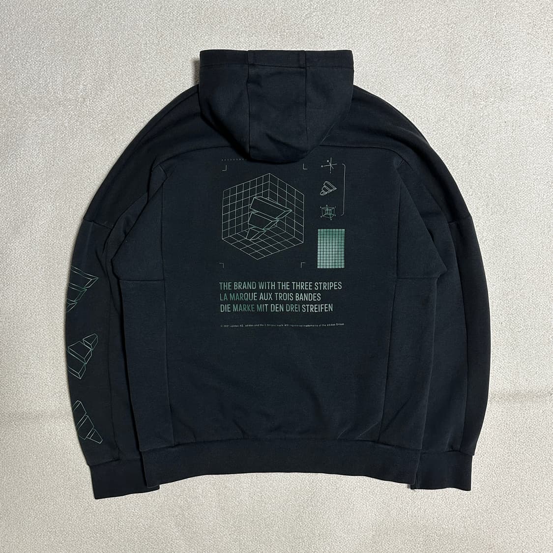 아디다스 어반 그래픽 후드 티셔츠 상품이미지3