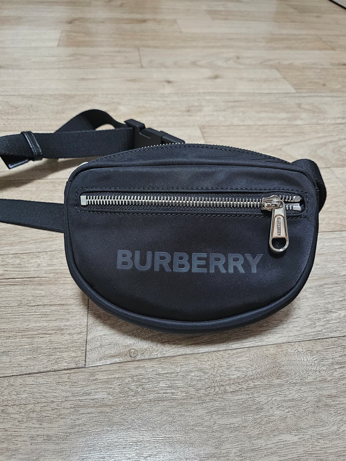 버버리벨트백 상품이미지2