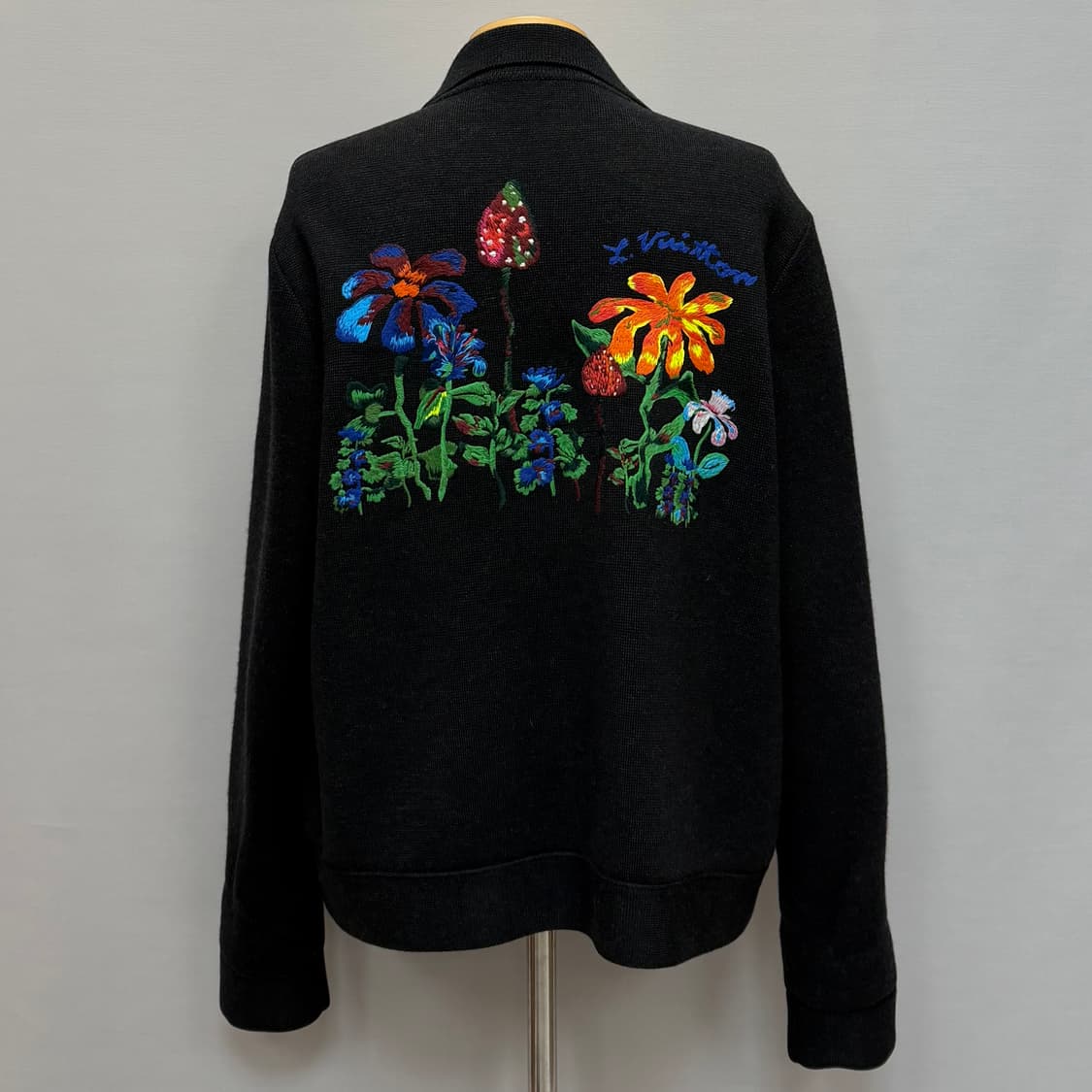 루이비통 LV 자수 니트 포켓 집업 자켓 (100) 상품이미지2