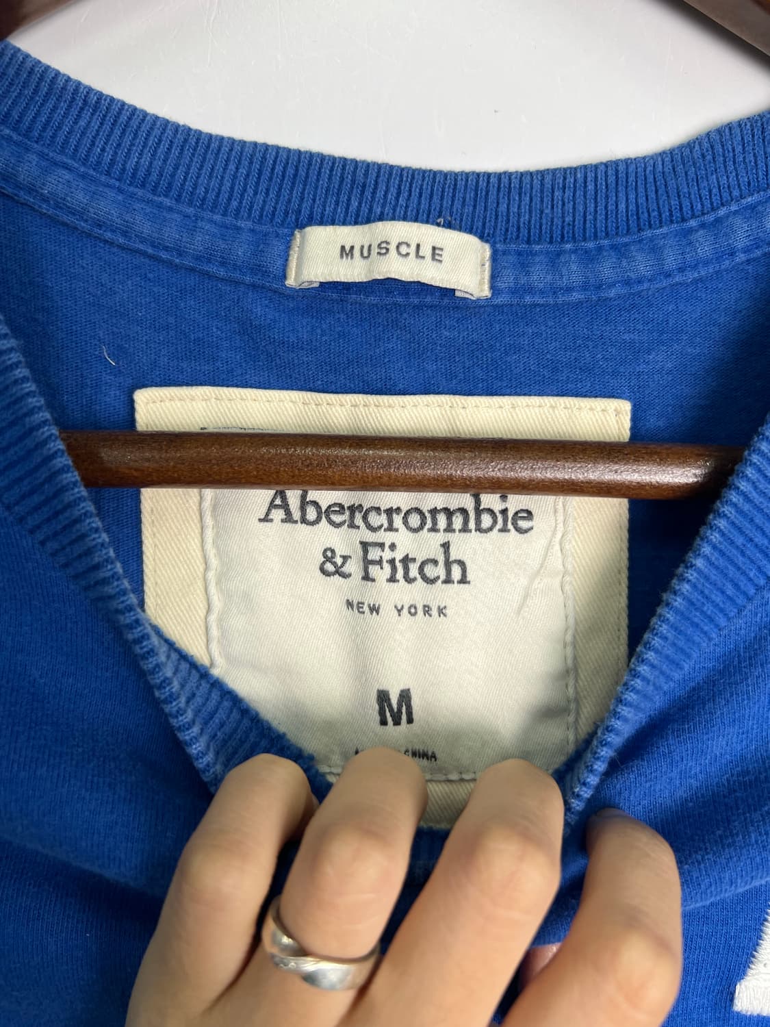 Abercrombie 블루 반팔티 상품이미지2