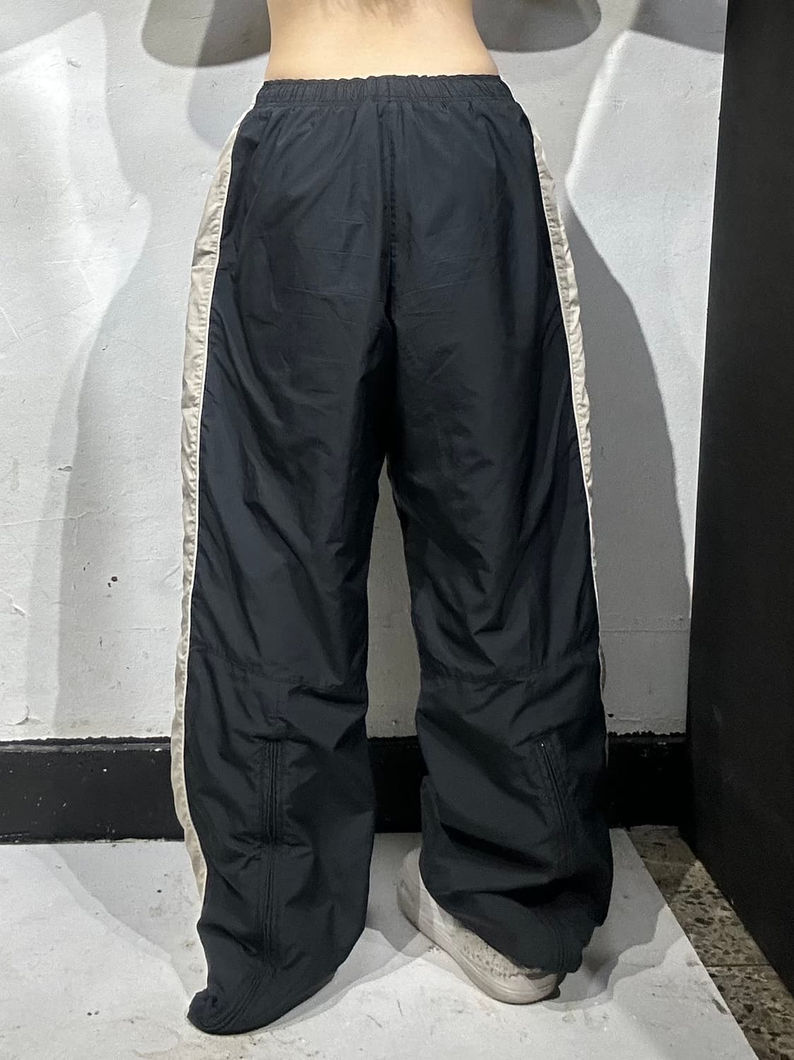 나이키 블랙 와이드 베이지 사이드 라인 트랙 팬츠 L 상품이미지3