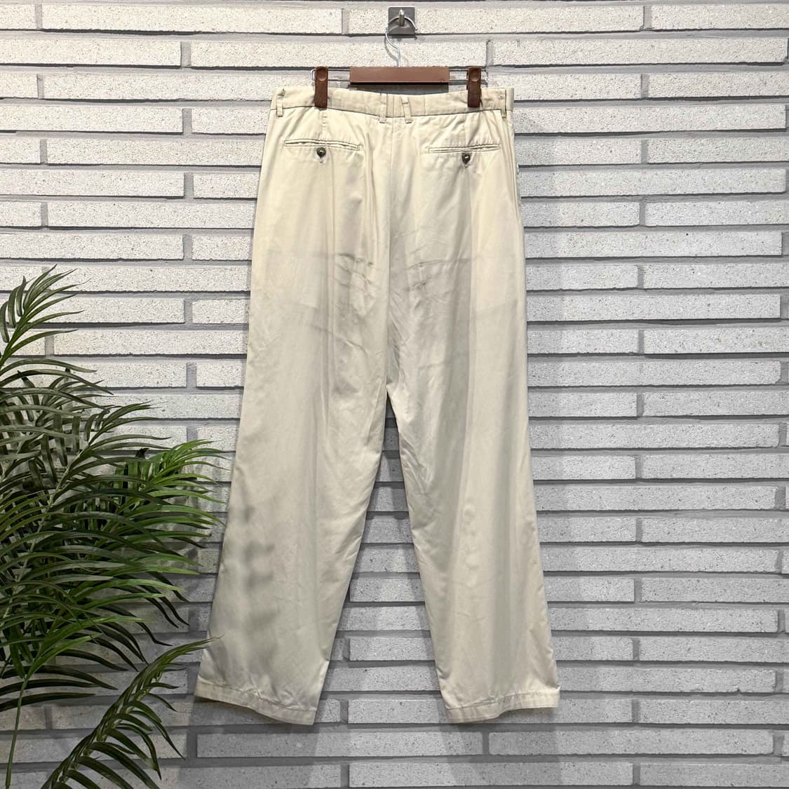 YSL 입생로랑 컴포트핏 와이드슬랙스 투턱 로고자수 디테일 아이보리 상품이미지2