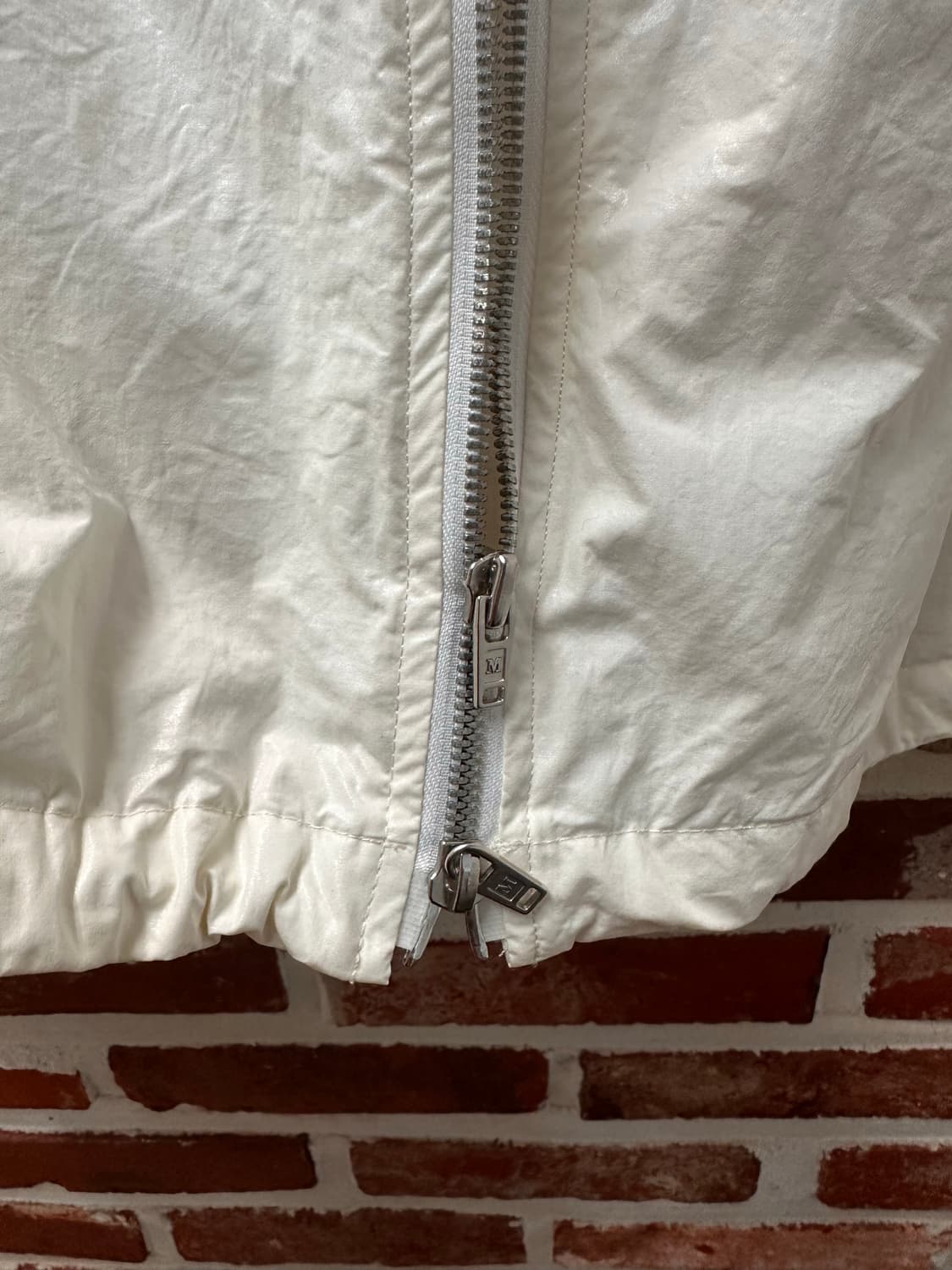 (OS)마뗑킴 22AW 코팅 점퍼 아이보리 상품이미지4