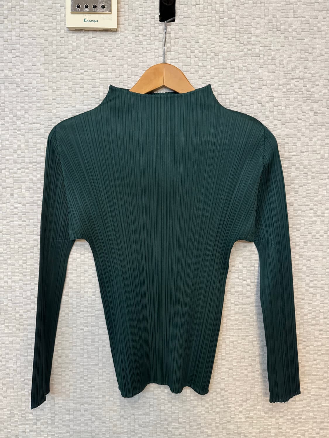 플리츠플리즈 반목 긴팔 탑 다크 그린 상품이미지1