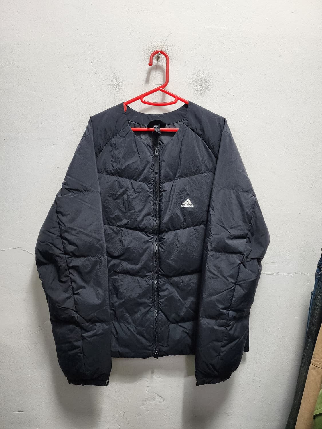 아디다스 레귤러핏 카라리스 라이트웨이트 다운 상품이미지1