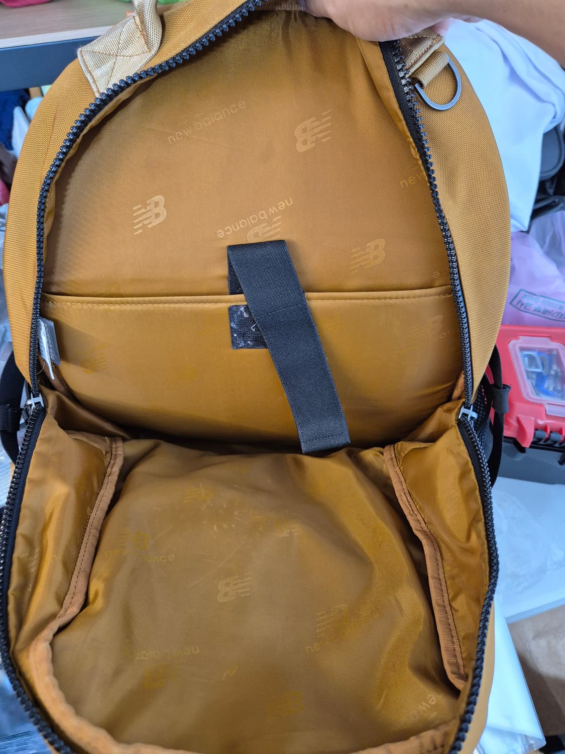 뉴발란스 백팩 브라운색상 상품이미지6