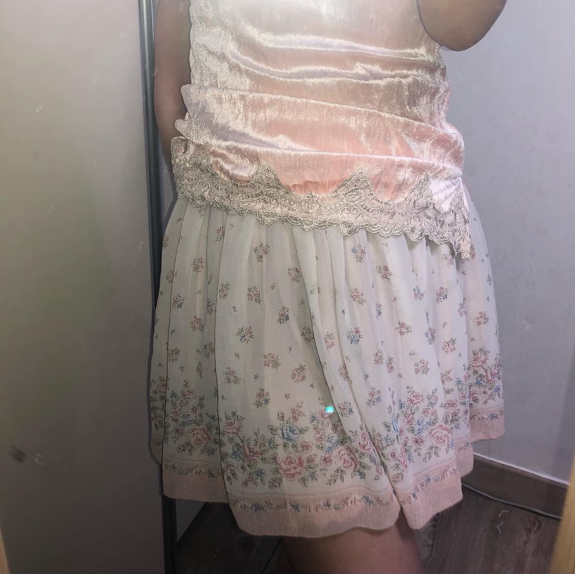 빈티지 구제 y2k 쉬폰 플라워 플레어 미디 스커트 상품이미지3