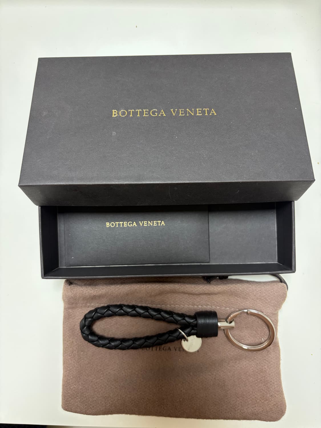 보테가 베네타 로고 태그 키링 블랙 상품이미지2
