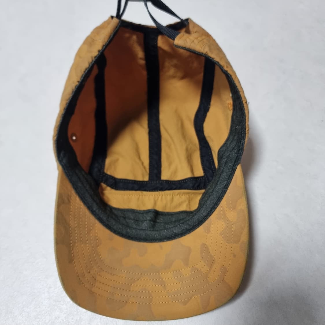 슈프림 브랜드의 카모 패턴 캠프캡 상품이미지6