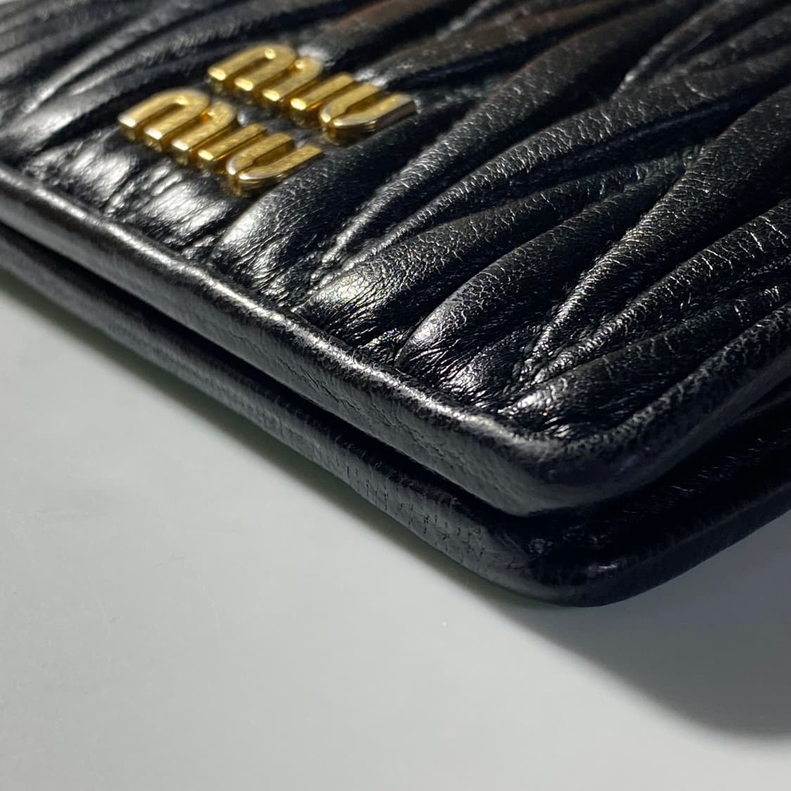 [정품] MIU MIU 미우미우 마테라쎄 나파레더 컴팩트 반지갑 상품이미지5