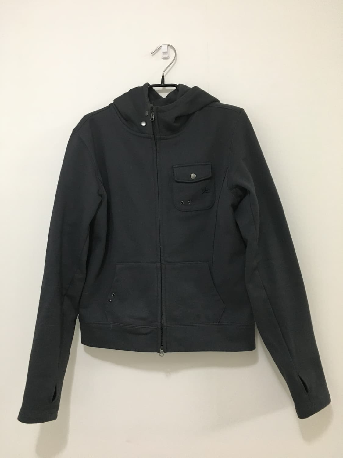 더콜디스트모먼트 후드집업 상품이미지1