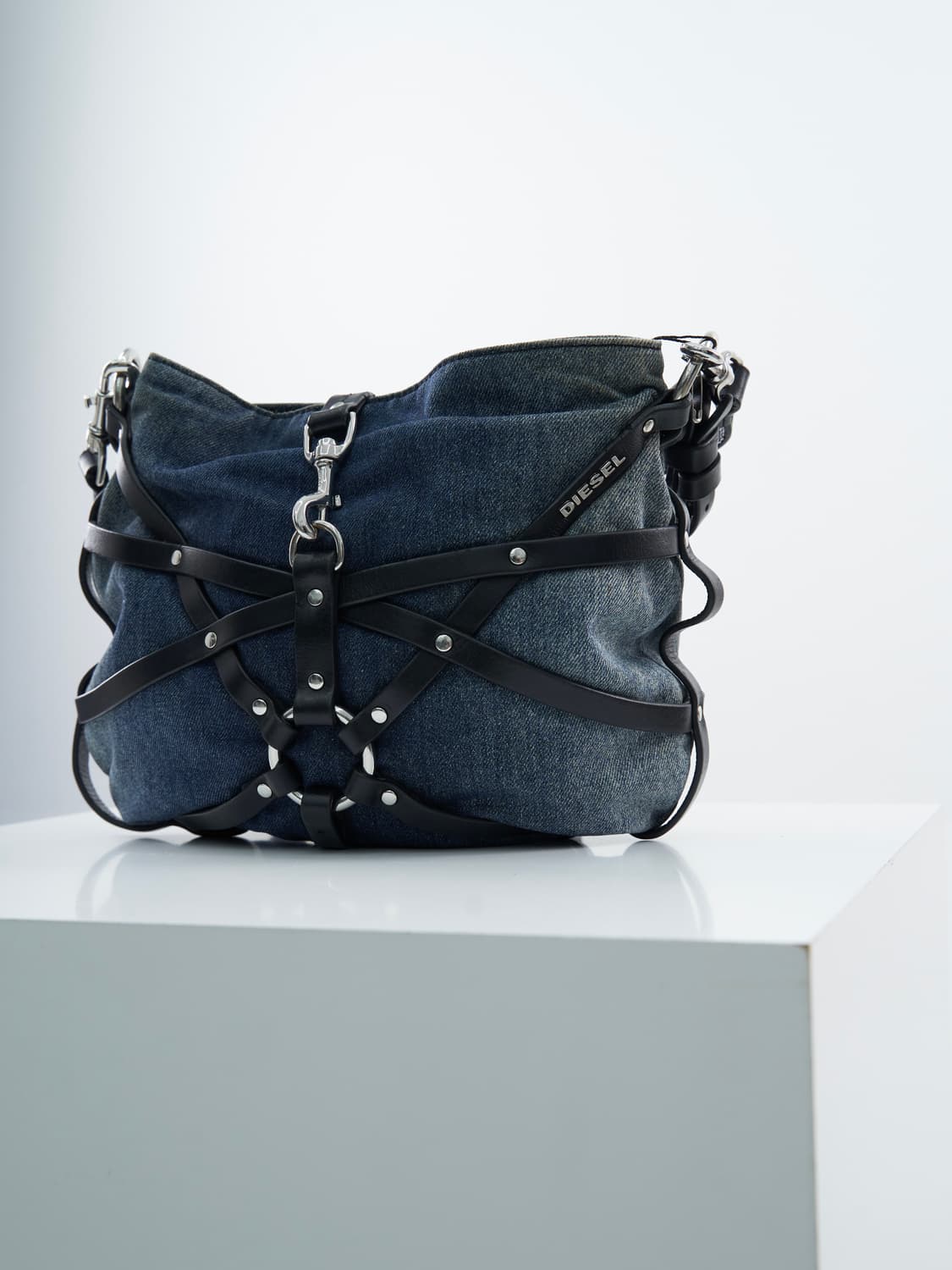 DIESEL denim chain belt bag 상품이미지3
