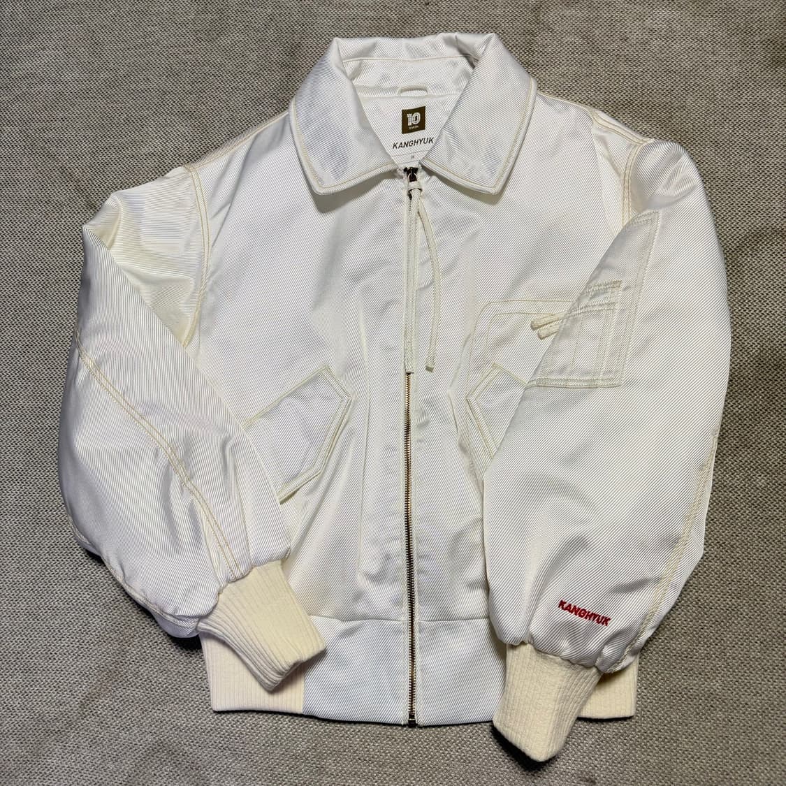 탑텐 x 강혁 화이트 봄버 자켓 상품이미지1