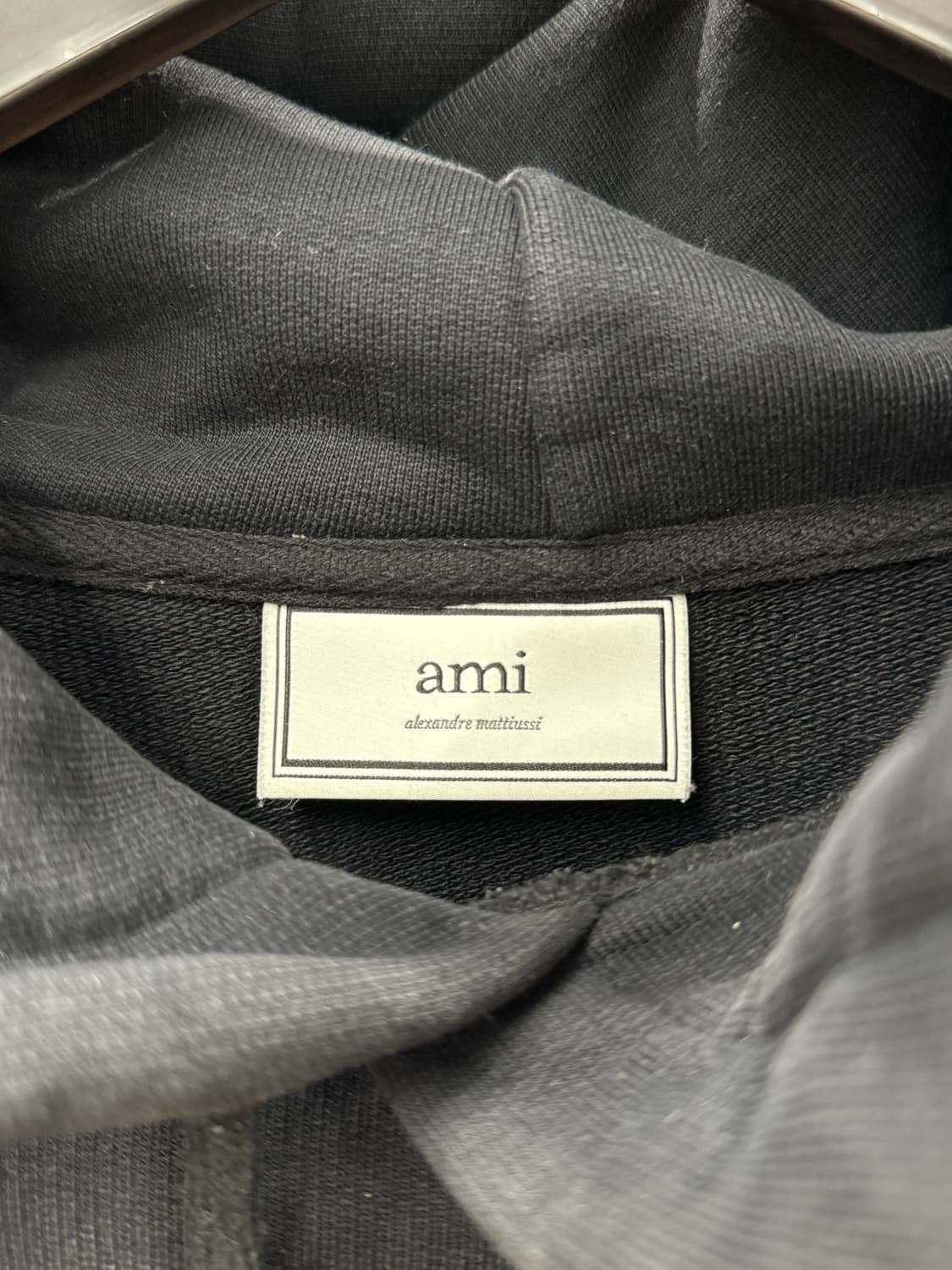 AMI 아미 하트 빅 로고 블랙 후드티  상품이미지4