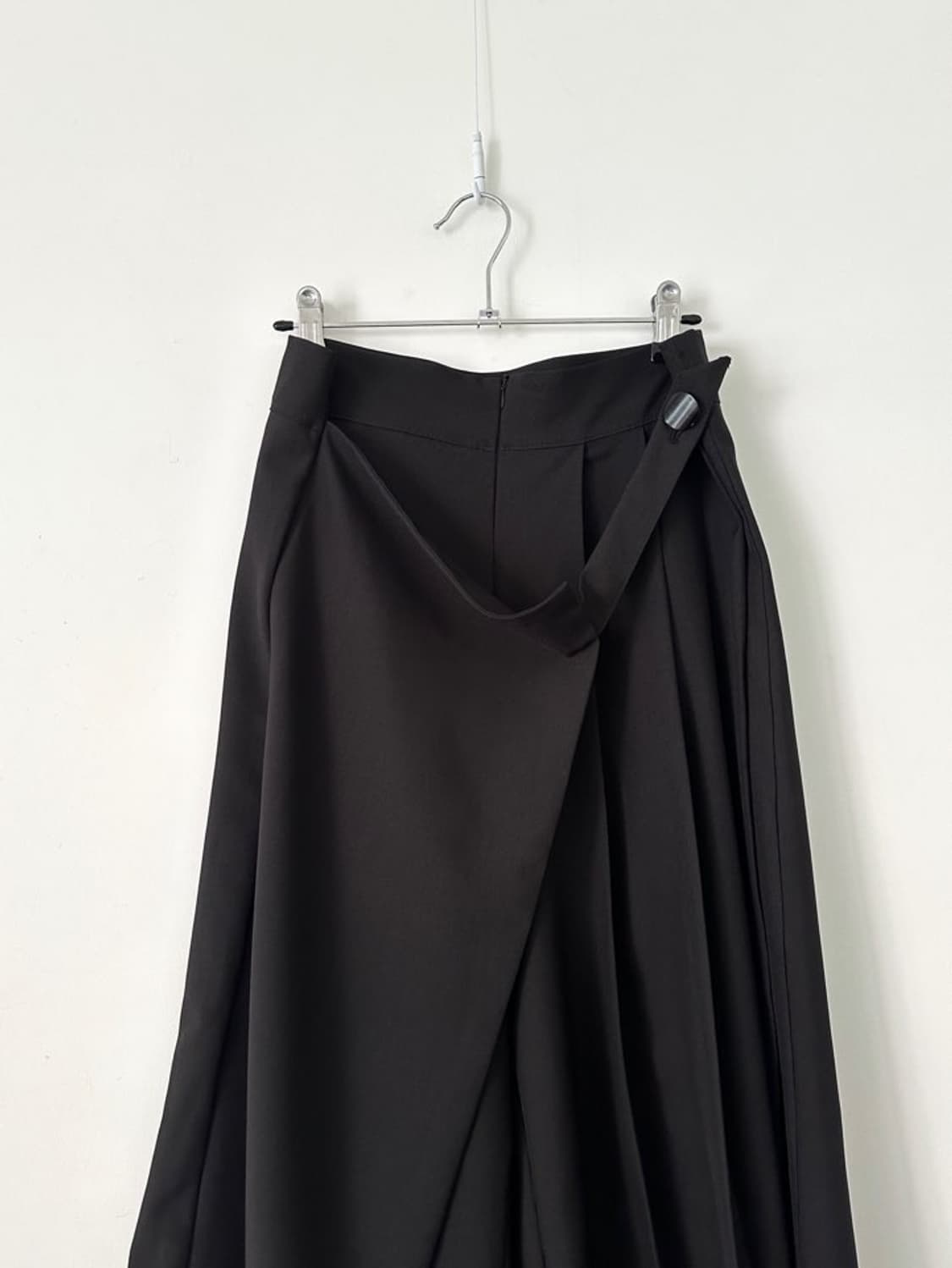 Tailor strap pleats pants / black 상품이미지2