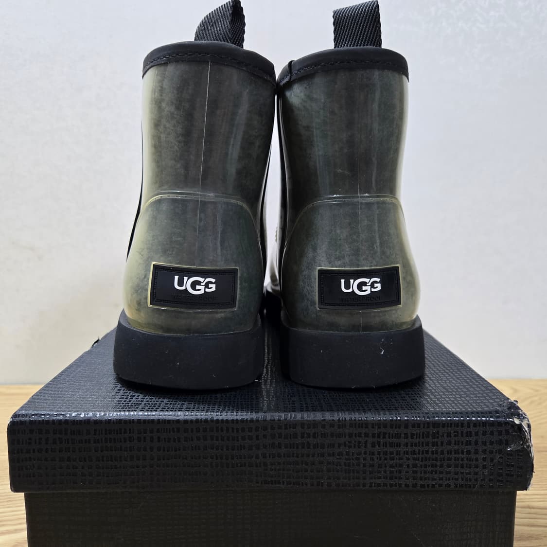 260 UGG 미국어그 클리어 미니 블랙 방수어그 상품이미지4