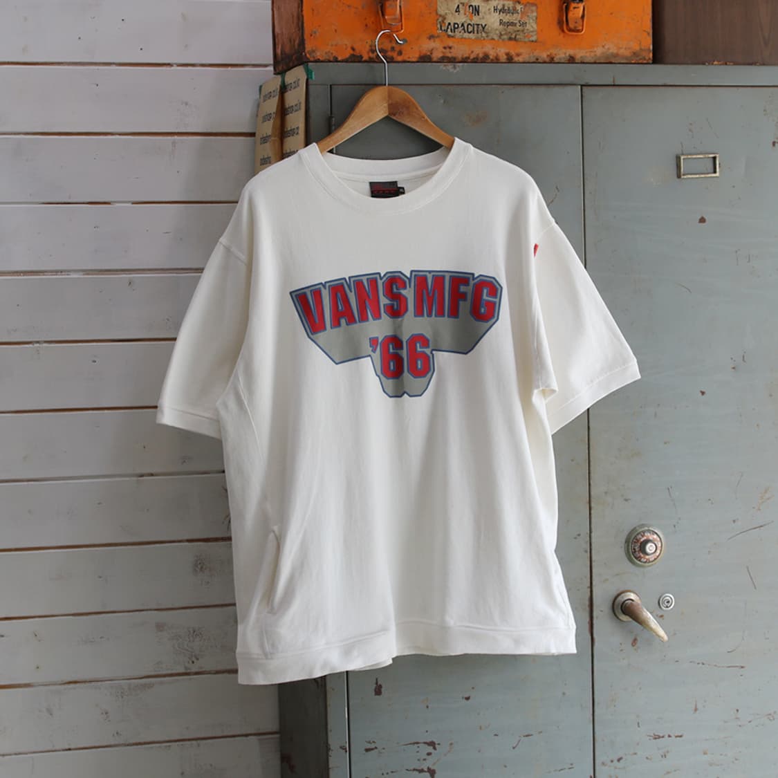 (착용컷) VANS 올드스쿨 스웻 반팔 티셔츠 (남성용 105) 상품이미지1