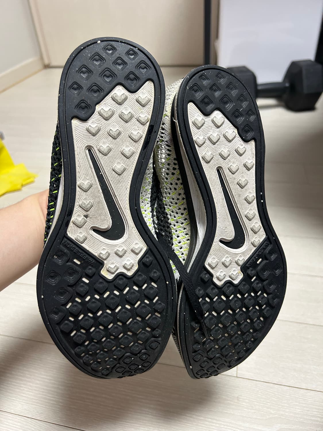 나이키 플라이니트 레이서 260사이즈 팜 상품이미지6