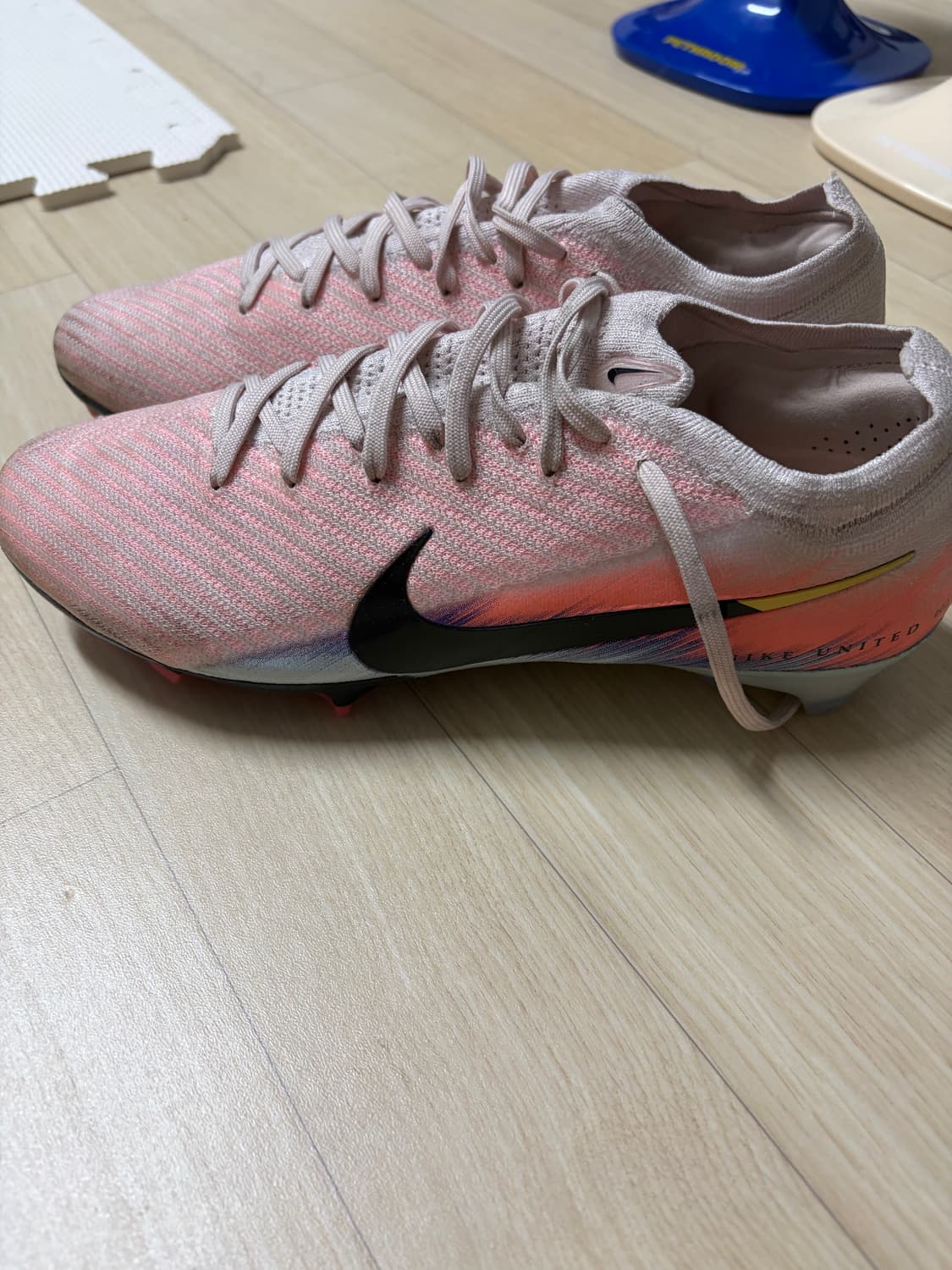 나이키 머큐리얼 베이퍼16 유나이티드팩 270 상품이미지1