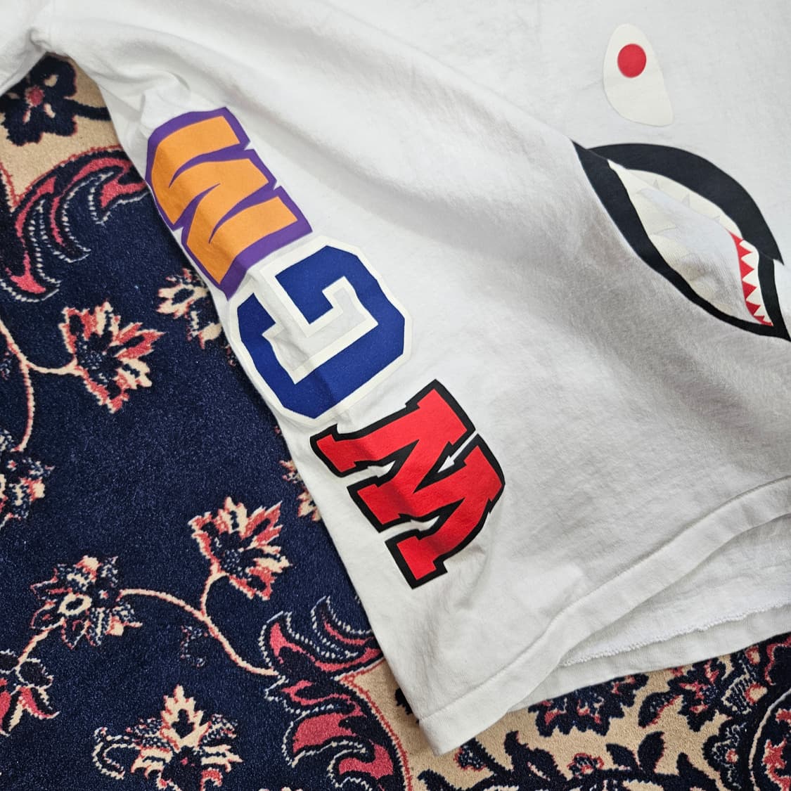 베이프(BAPE) 샤크 타이거 반팔티셔츠 L size 상품이미지2