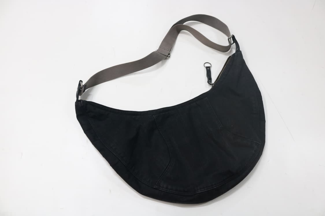 디젤 아카이브 하프문 숄더백 상품이미지6