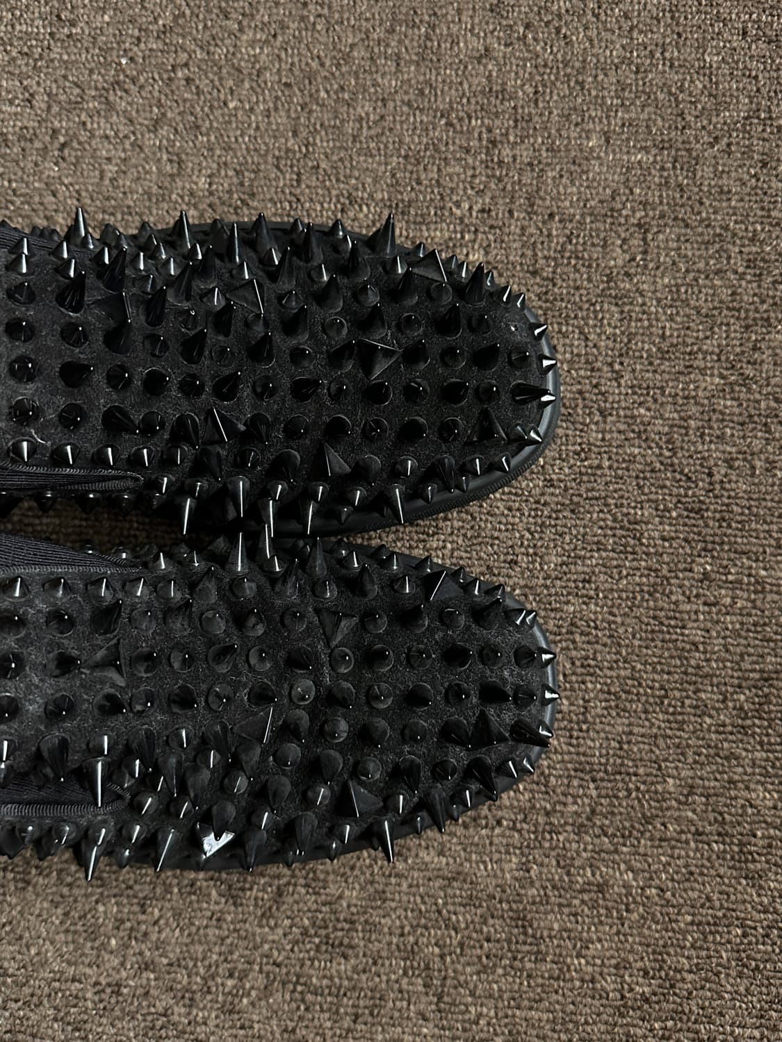 Christian Louboutin 스파이크 롤러 상품이미지5