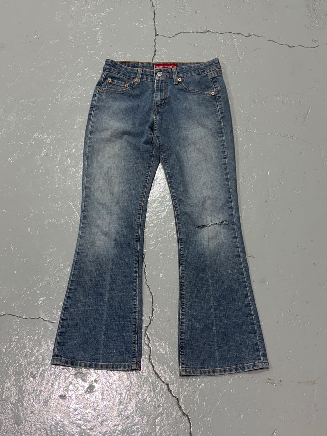 리바이스(Levis) 518 슈퍼로우 부츠컷 데님 팬츠 상품이미지1