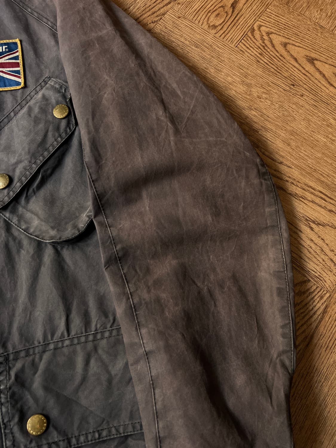 [M]Barbour 바버 인터내셔널 유니온잭 왁스 페이딩 자켓 상품이미지4