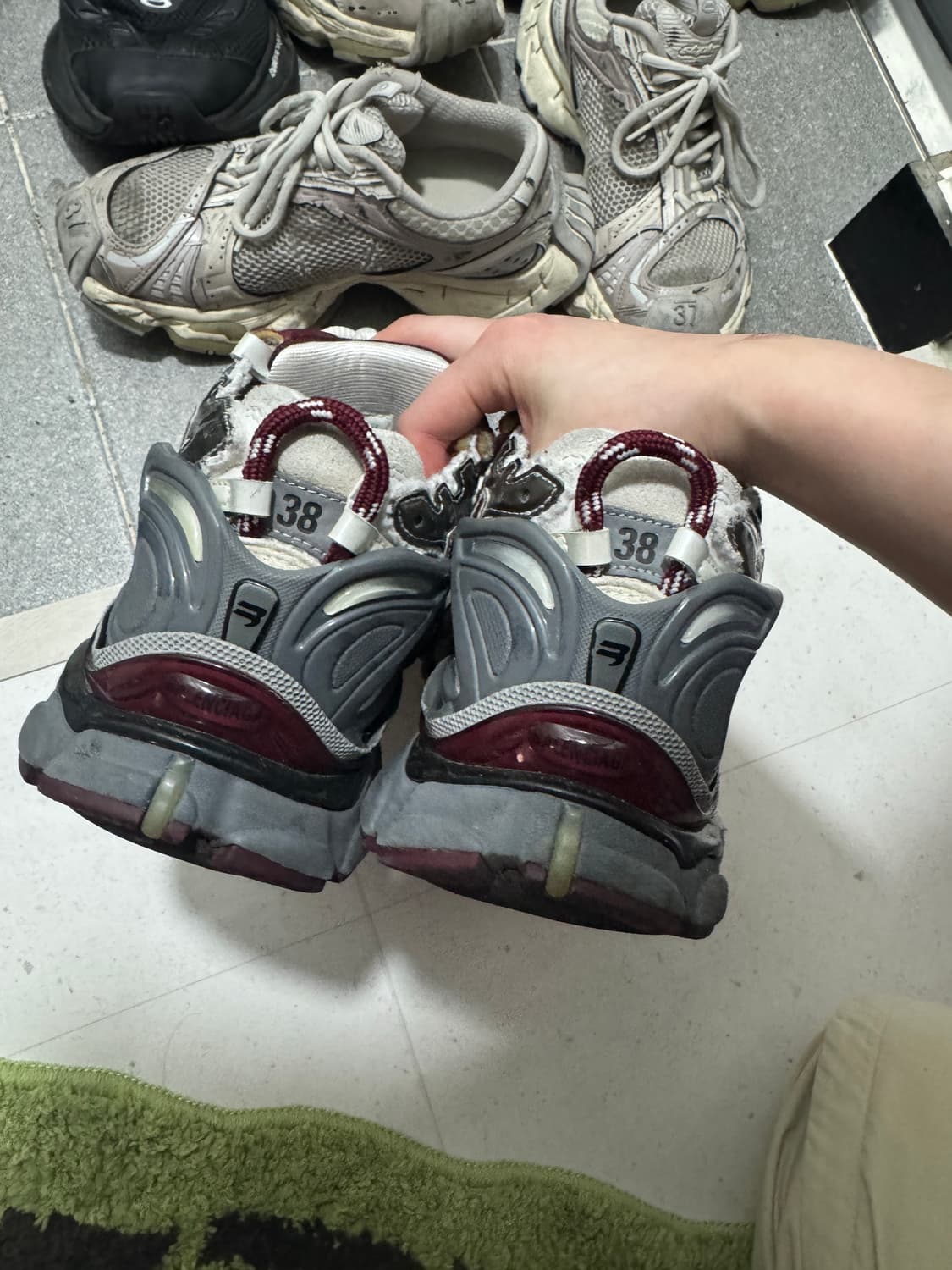 발렌시아가 뉴러너 버건디 38  상품이미지3