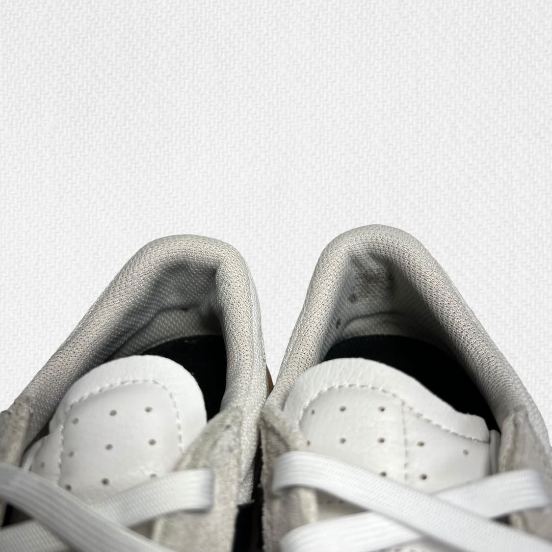 260 전체적으로 양호하며 힐탭안쪽 잔염들정도 체크 상품이미지6